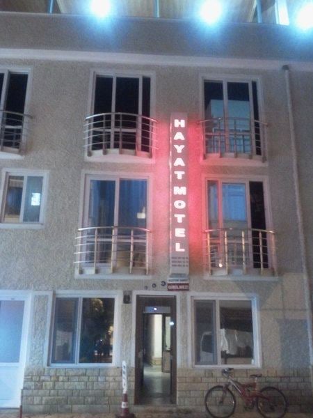 Hayat Motel Avşa akşam görünümü