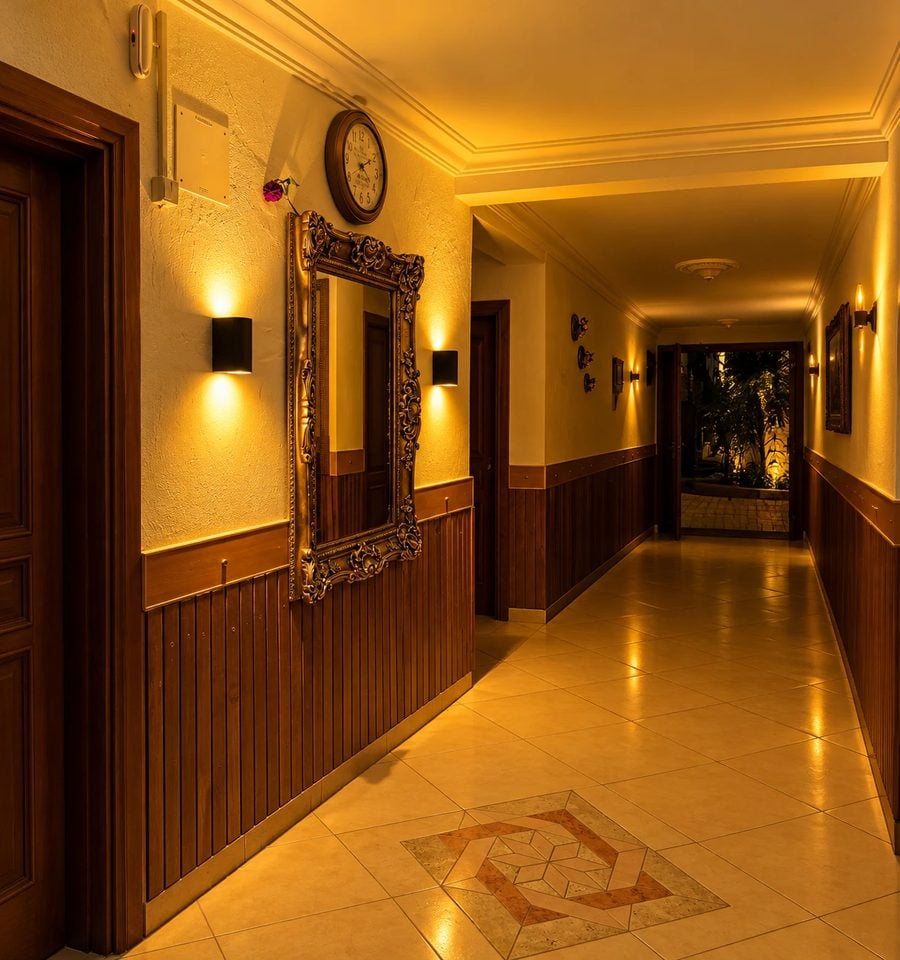 Hayat Motel Avşa iç koridor
